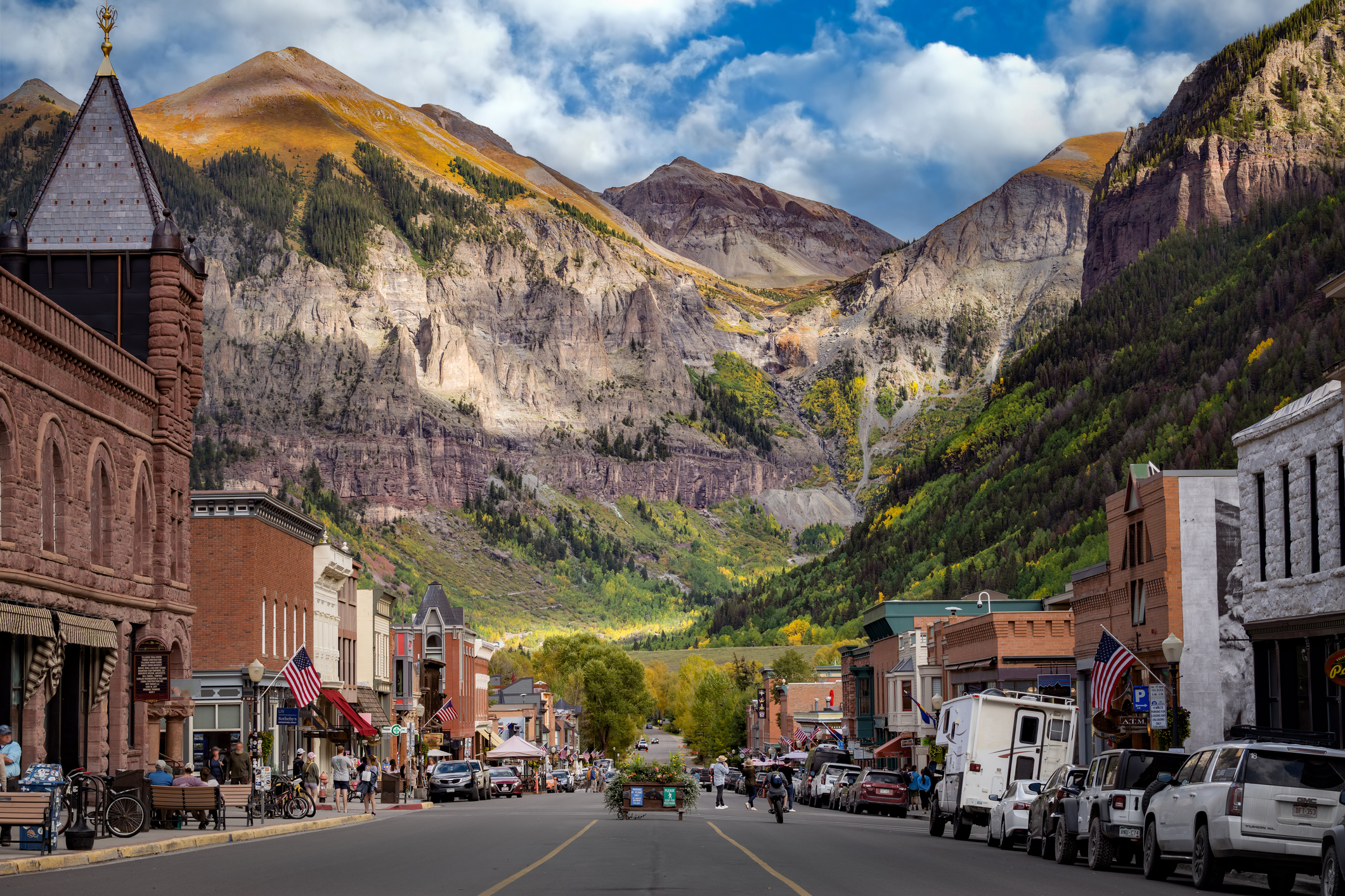 Top Attractions to Experience in Colorado for a Travel Nurse