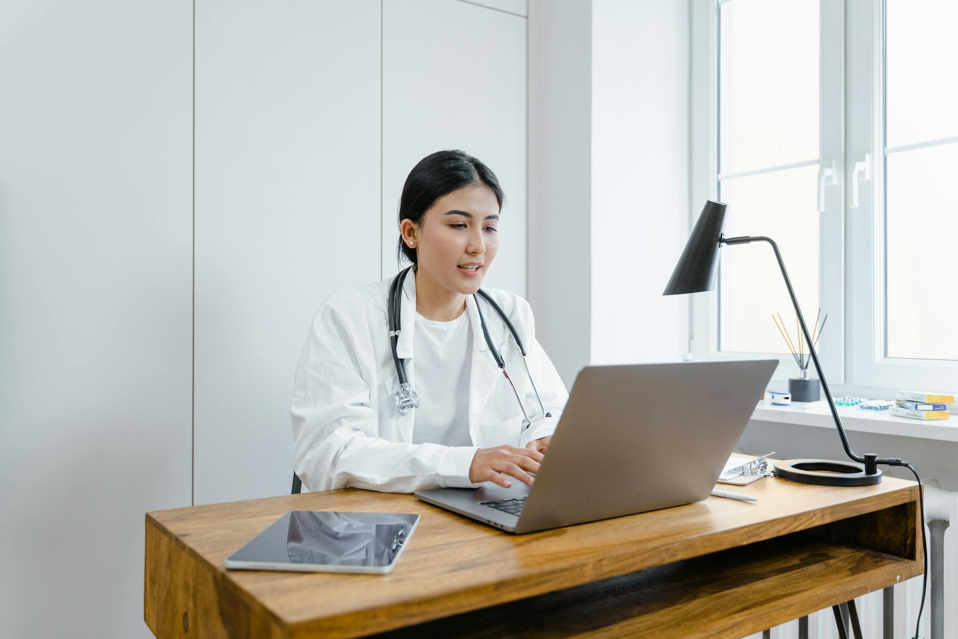 Navigating Change: A Guide to Successfully Transitioning Your Role in Healthcare