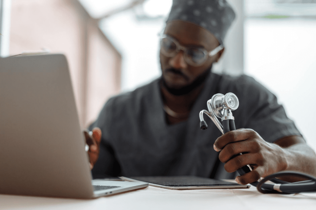 Your Travel Nurse Ally: Why a Great Recruiter is Your Best Asset (Especially Now)