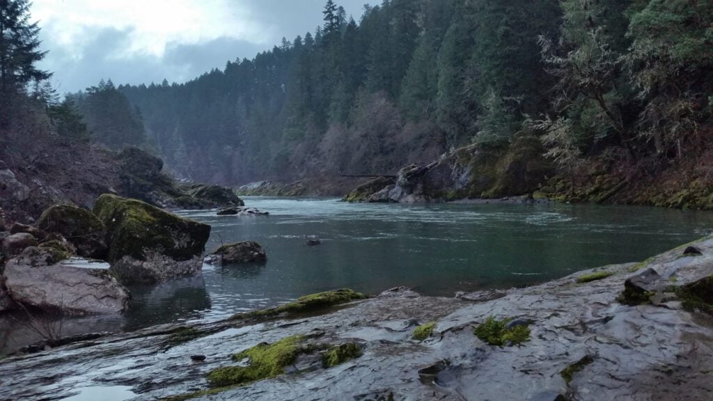 From Falls to Food Carts: 5 Essential Things To Do While on Assignment in Northern Oregon